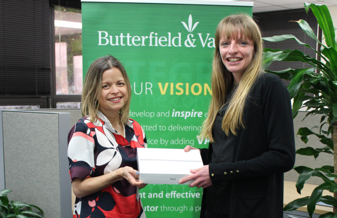 BUTTERFIELD & VALLIS 5K GRAND PRIZE WINNER PRESENTED WITH PRIZE